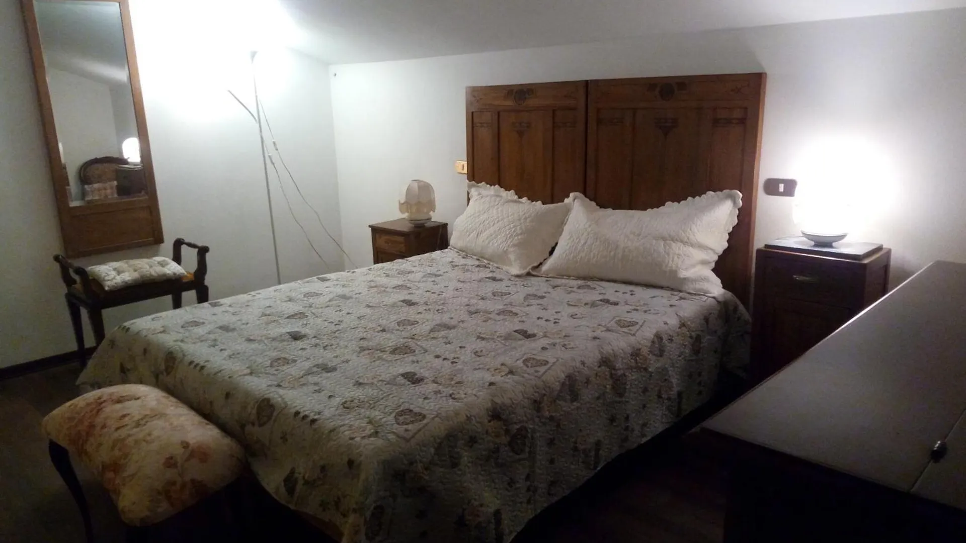 Compiano Bb Strela 39 Bed & Breakfast Sambuceto  0*, Sambuceto (Parma)